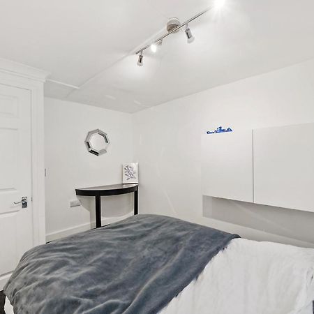 Modern One Bedroom Apartments In Hove Extérieur photo