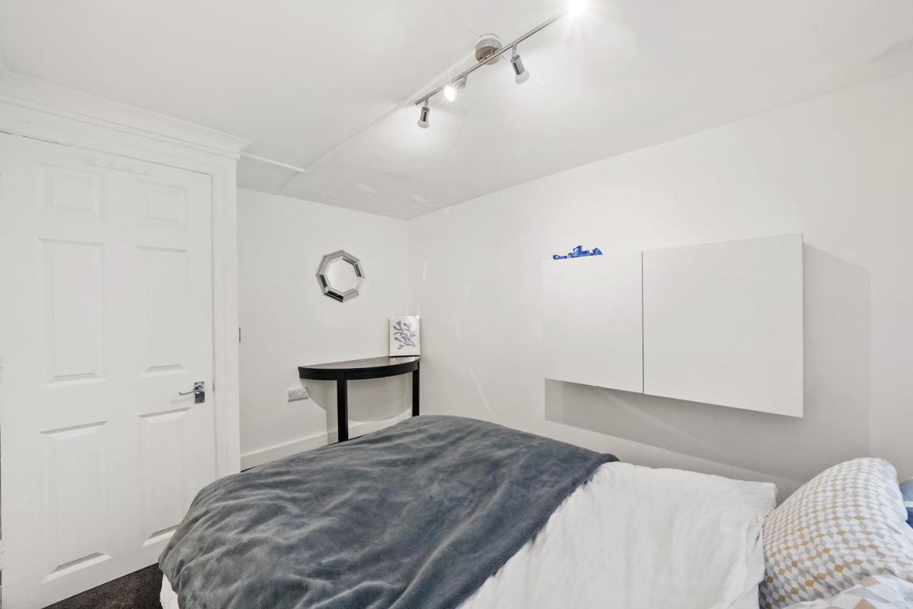 Modern One Bedroom Apartments In Hove Extérieur photo