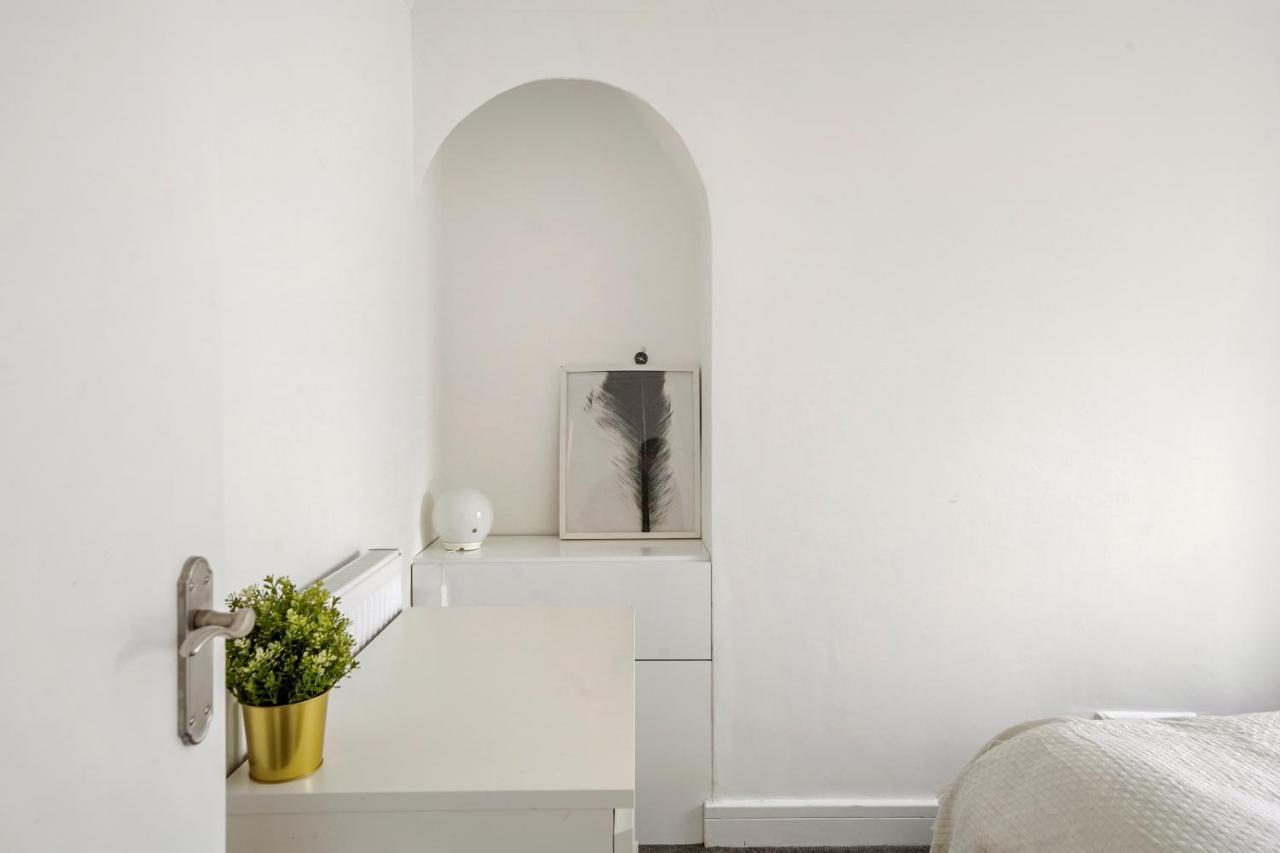 Modern One Bedroom Apartments In Hove Extérieur photo