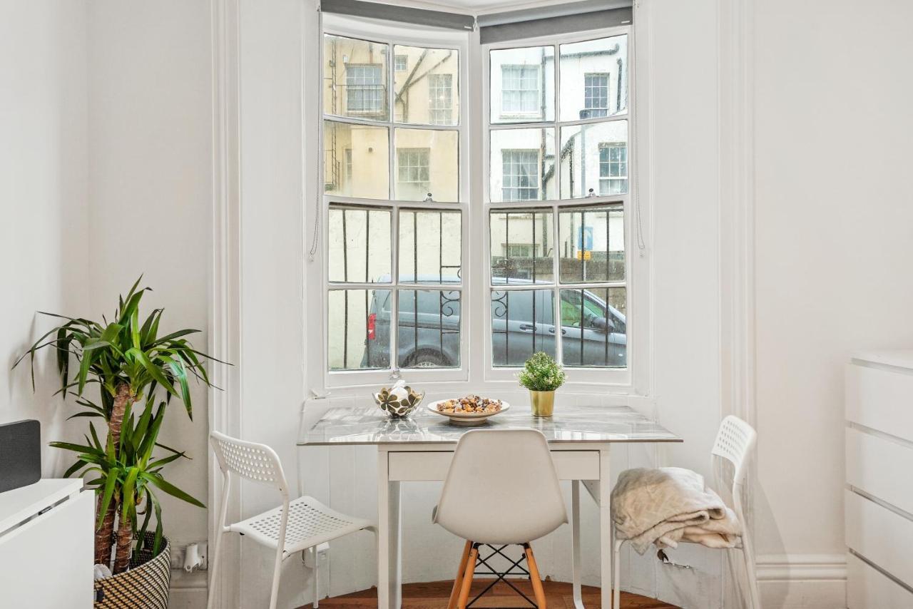 Modern One Bedroom Apartments In Hove Extérieur photo